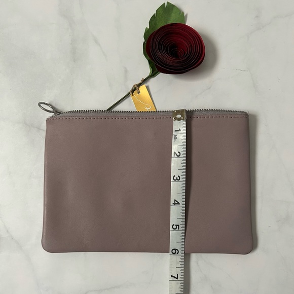Madewell “The Pouch Clutch” - Picture 9 of 10